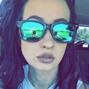 Meet your Posher, Amelia